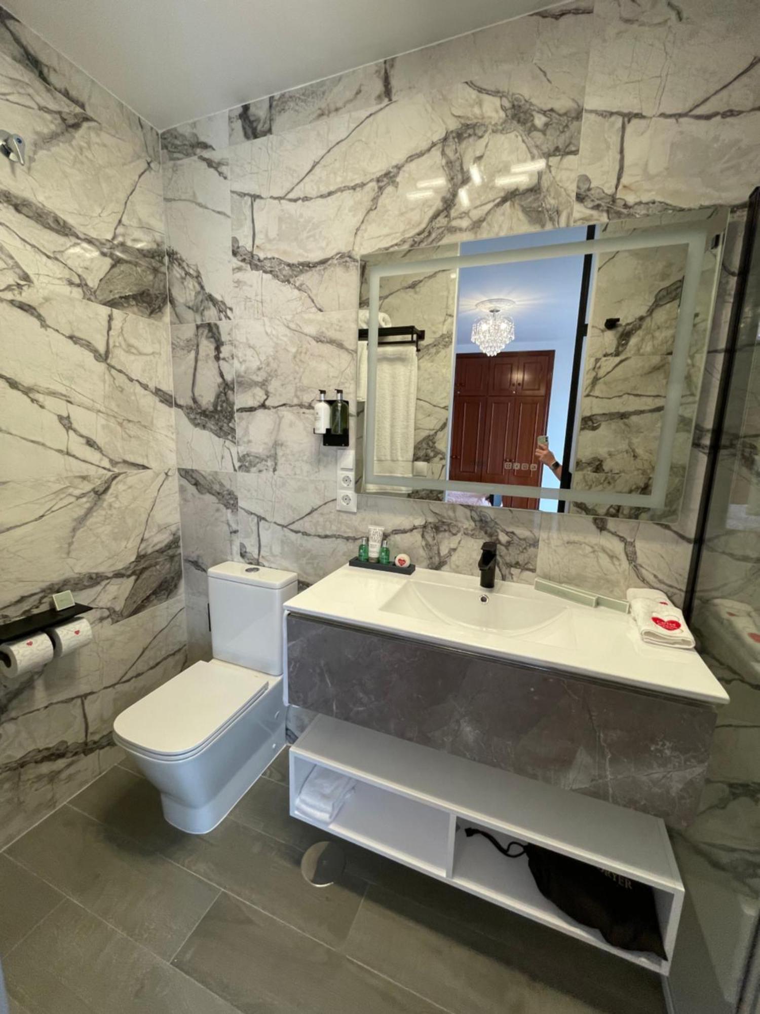Cariad Boutique Bed & Breakfast La Cala Del Moral Rom bilde